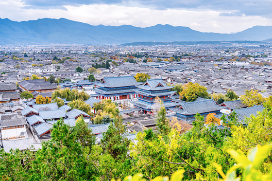 丽江大研古镇及木府高角风景